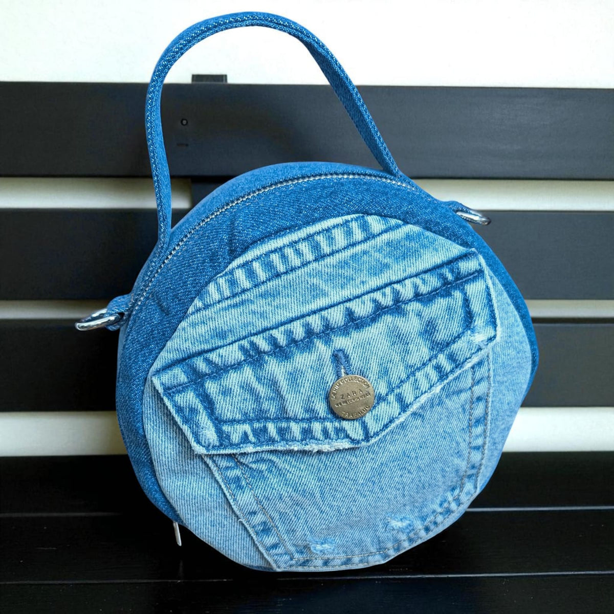 Round Bag- Trendy Look with Ample Space
